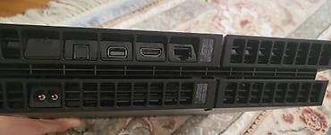 playstation 4 2 ci el: PS4 PlayStation 4 Əla vəziyətdə Üstündən üç disk Resident evil — 3