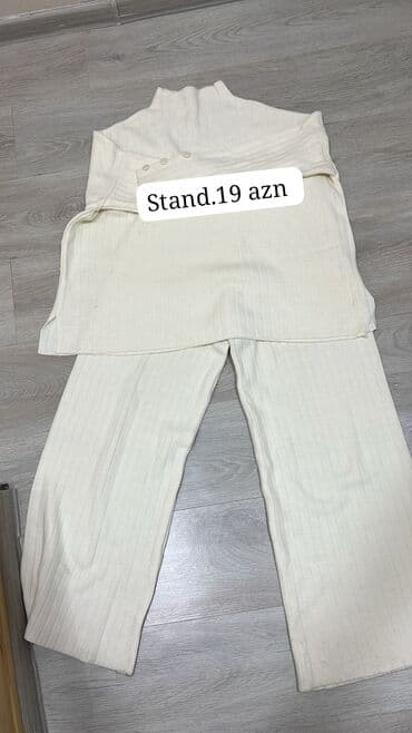 русский мех: Məhsullar: - Qara jilket/ceket: zipli ön hissə, yanlarda qapaqlı və — 9