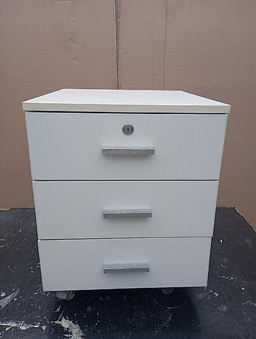 Ofis dolabları: SALAM. agın qiyməti 40az bozun qiyməti 30az super vəziyətdədilər Ofis — 1