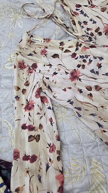 Dəstlər, kostyumlar: Brend: Sateen life Ölçü: M (38) Məhsul təsviri: - Qadın koyneyiu — 2