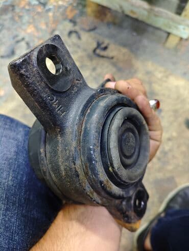 ssangyong korando 2013: Kia sorentonun 2011 mühərrik və karopka zavod yastıqlarıdır.içərisində — 1