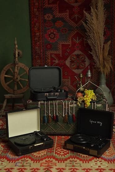 patefon: Vinil pikap – çamadan tipli portativ model - Retro çamadan dizaynı — 1