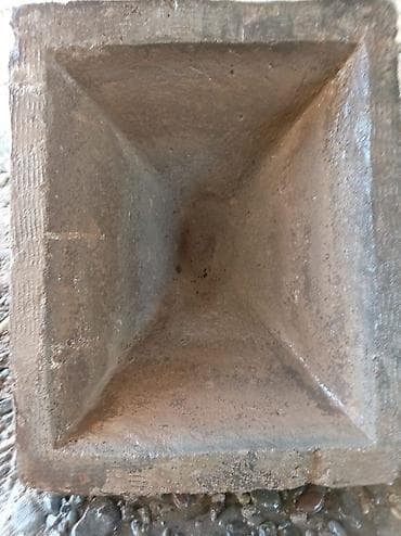 Beton və beton məmulatları: Məhsul: Qədim SU DAŞI təxminən 1960- illərə aiddir. Yerevandan — 2