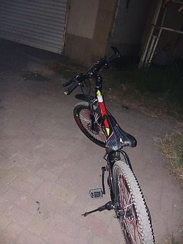velosiped online: Velosiped – dağ/şosse tərzi, 26" təkərli Xüsusiyyətlər: - Çərçivə — 8