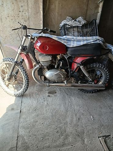 Kros tərzində köhnə tip motosiklet Xüsusiyyətlər: - Tək silindrli lalafo.az -da Kros tərzində köhnə tip motosiklet Xüsusiyyətlər: - Tək silindrli