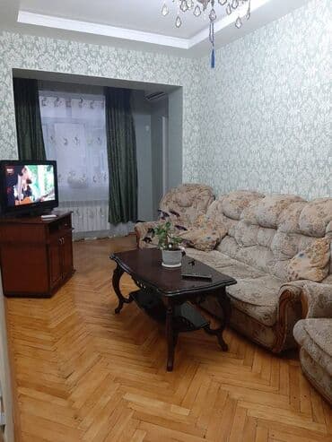 Nərimanov metrosuna yaxin 4 mertebeli binanın 2-ci mərtəbəsində