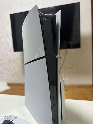fiber optic modem: PlayStation 5 (Diskli versiya) oyun konsolu 1 pultu verilir ancağ — 2