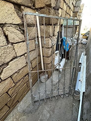 pəncərə: Metalkonstruksiya barmaqlıq/qapı paneli - Material: polad profil və — 1