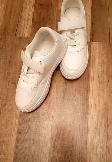 детские кожаные кроссовки: Ağ rəngdə, cüt bağcıqlı və bir tək cırt-cırt bərkidicisi olan idman — 1