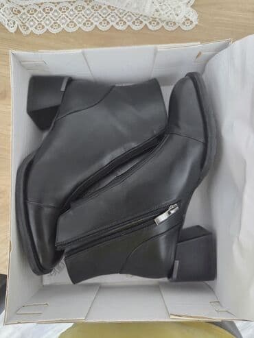 botlar: Ölçü: 38, rəng - Qara, Yeni — 6