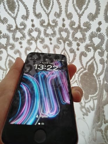 ayfon adaptoru: IPhone SE 2020, 128 GB, Matte Gold, Barmaq izi, Simsiz şarj — 2