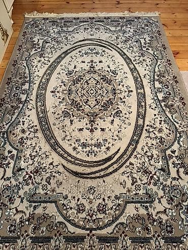 Klassik naxışlı xalça - Ölçü: təxmini 160 x 230 sm (şəkildə taxta