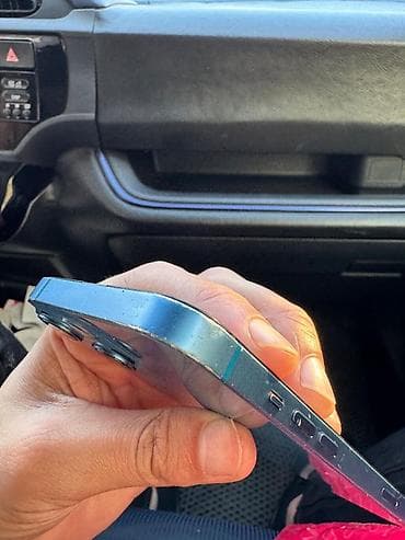 aple 13: IPhone 13, Mavi, Face ID — 2