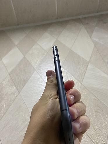 iphone 11 plata: IPhone 11, Qara — 6