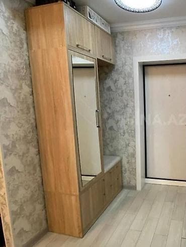 Dehliz dolabi satilir 100 azn eni 1.70 
unvan yeni yasamal*afa E