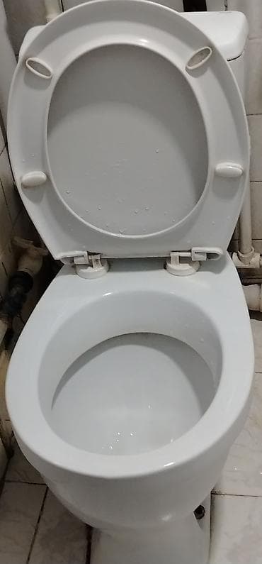 Sanitar qovşaq dəsti – ayaqüstü çanaq lavabosu və unitaz Hər biri — 2