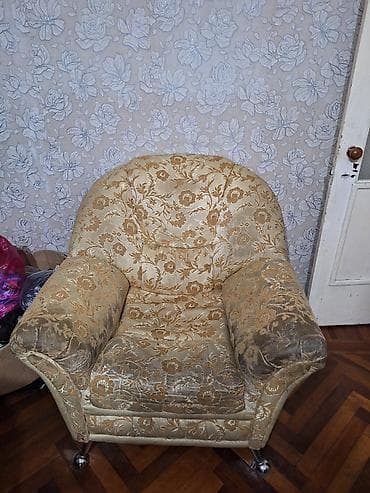 klassik divan: Klassik üslubda yumşaq mebel dəsti - Tərkib: 3 nəfərlik divan və bir — 2
