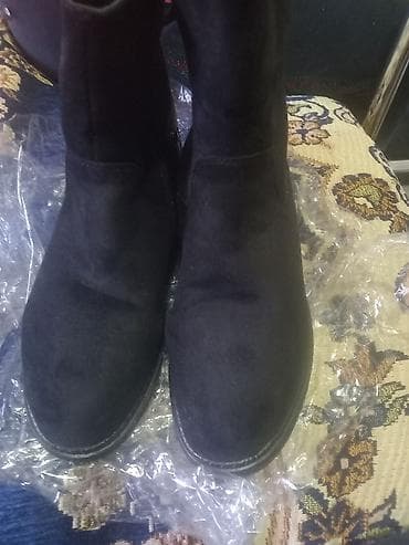 çəkməcə: Qara rəngli qadın qış çəkmələri - Material: yumşaq süet görünüşlü üst — 2