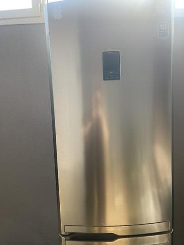 2 qapılı Samsung Soyuducu Satılır, rəng - Gümüşü