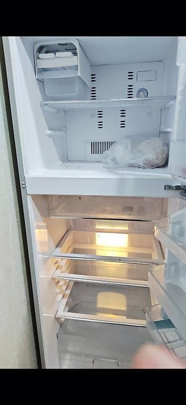 metbex soyuducusu: İkiqapılı paslanmayan polad rəngli soyuducu - Üst hissədə dondurucu — 2