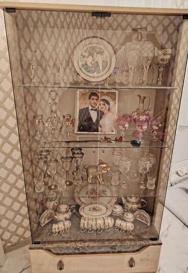 Rəf vitrinləri: Şüşəli dolab vitrini, Yeni, Ünvandan götürmə — 6