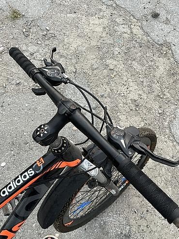 format velosiped: Dağ/şəhər tipli velosiped Arxa teker partlagdı. - Çərçivə: yüngül — 4