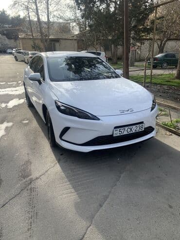 kvadrasikl satılır: BYD sedan – ağ rəng 0 km gunu 40 manat 300 manat depozit buraxilisi — 1