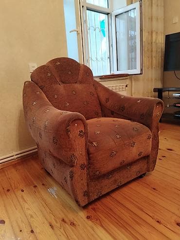 Kreslolar: Kreslo, Parça — 3