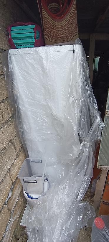 ipad satilir: İşlənmiş 2 qapılı Indesit Soyuducu Satılır, rəng - Ağ — 4