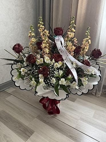 Digər bitkilər: Çiçək buketləri – zərif dizaynlı kompozisiyalar
Yeke güllerdi — 3