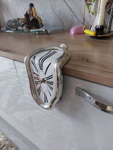 Ev saatları: Divar saatları — 2