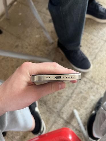 mobil hilə: IPhone 15 Pro, Natural Titanium — 4
