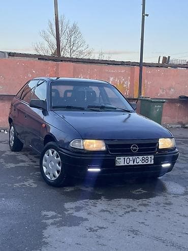 opel vectra 1995: Opel Astra F hatchback - Kuzov: 5 qapılı hatchback, tünd bənövşəyi — 1