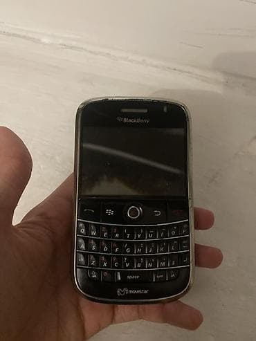 blackberry passport satilir: Blackberry Bold, rəng - Qara, Düyməli — 2