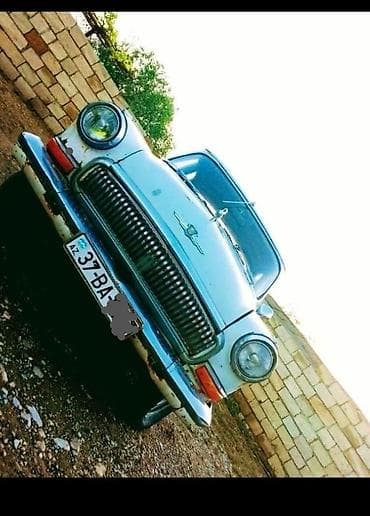 megane fara: Klassik GAZ Volga sedan - Korpus: 4 qapılı sedan, xrom ön-bamper və — 4