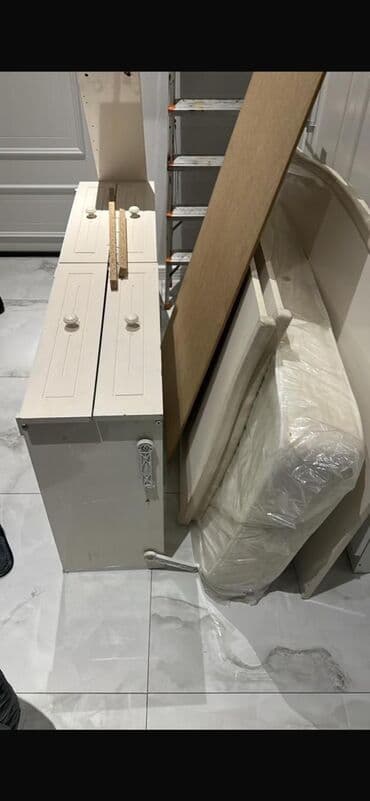 Təknəfərlik çarpayı, Matras ilə, Siyirməli