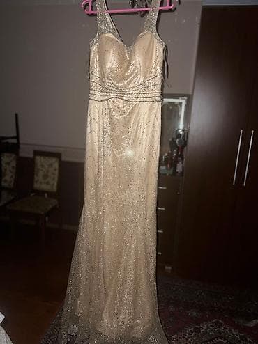 Şəxsi əşyalar: Ziyafet donu
Yenidir
Birka uzerinde
Uzerinde agir daslar var — 2