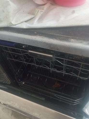 ev kinoteatiri: Məişət üçün qabyuyan maşın - Şlanq çıxışı və kabel keçidi yerləri — 2