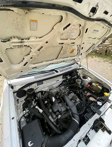 hyundai excel 1994: Saipa Saba 132 SE, ağ rəng, sedan kuzov. Texniki xüsusiyyətlər: - — 5