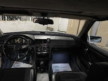 Mercedes-Benz C-Class: 2.2 l | 1994 il Sedan — 9