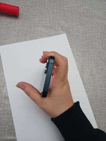 Powerbanklar: IPhone 13, 128 GB, Midnight, Face ID — 3