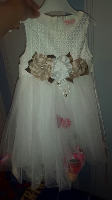 gəlincik: Kiçik qız üçün gəlincik platya.1 dəfə ad günündə geyinib.təzə qalıb — 4
