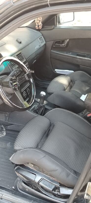 traktor 1221 qiymeti: Lada Priora sedan – qara rəng, 4 qapılı, ön və arxa işıqlar orijinal — 8