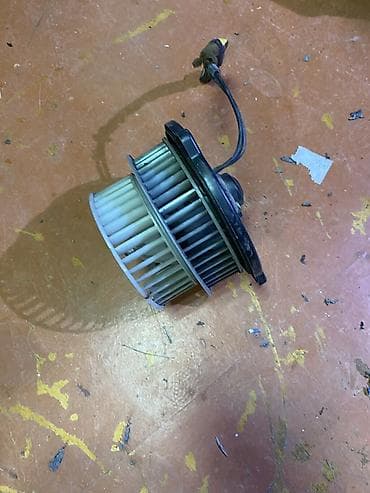 ventilyator: Avtomobil salonunun soba/ventilyator motoru (blower motor) — 1