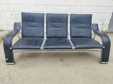 tek kravat gence: Üç nəfərlik gözləmə oturacağı 2 ed ed var — 1