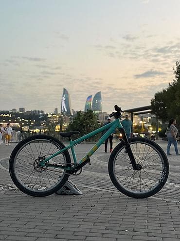 velesiped: GT La Bomba Dirt Jump velosipedi - Çərçivə: Alüminium, DJ (dirt jump) — 1