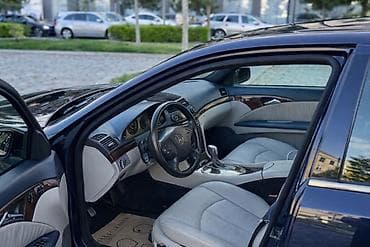 mercedes benz e 2000: Mercedes-Benz E-Class: 2.6 l | 2004 il Sedan — 2