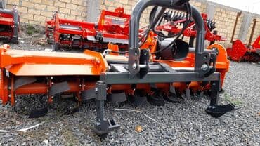 taxıl biçən kombaynlar: Torpaq frezi. İş genişliyi 235 sm. Sağ sol hərəkətli tip. Türkiyənin — 3