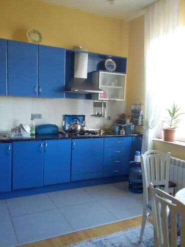 heyət evi: 6 otaqlı, 270 kv. m, Orta təmir — 15