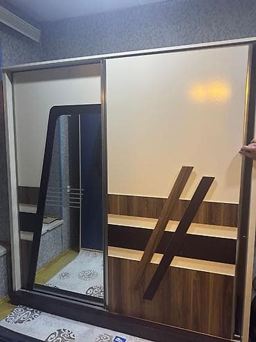 mirvari canta: Ünvan_Xirdalan.Sadəcə skafin içində biraz bezi yerlerində qiriq — 1